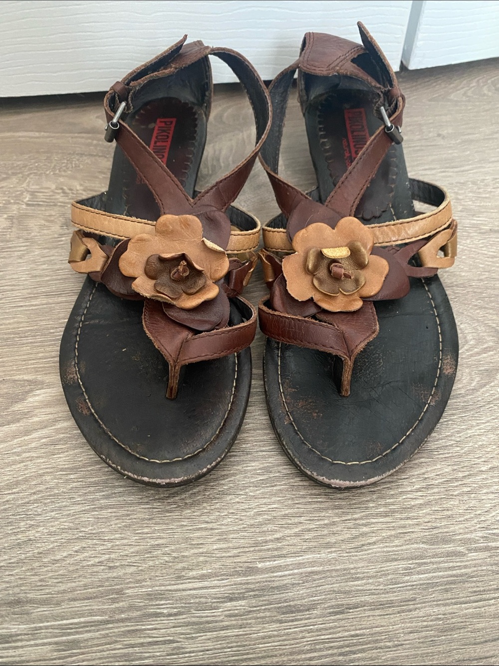 Pikolonos Brown Floral Thong Sandals